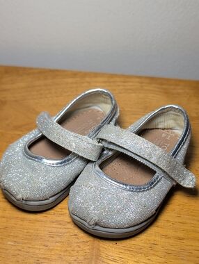 Toms Tiny Silver Glitter Mary Jane Shoes Hook + Loop Closure Toddler Size 4